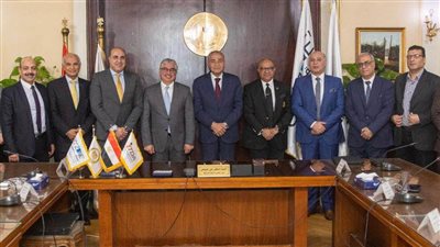 اقتصادية قناة السويس توقع بروتوكول تعاون مع جهاز تنمية التجارة الداخلية