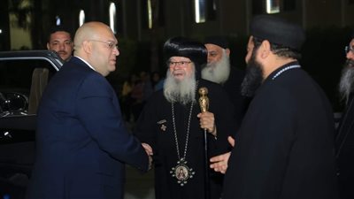 نائب محافظ الجيزة يزور مطرانية الأقباط الأرثوذكس بطموه للتهنئة بعيد القيامة (صور)