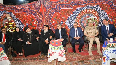 محافظ الغربية يقدم التهنئة لأقباط المحلة وسمنود (صور)