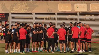 موعد مباراة الأهلي وسموحة والقناة الناقلة 