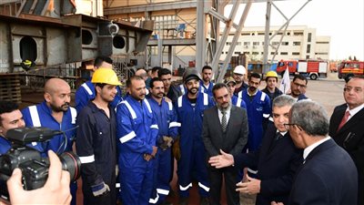 أسامة ربيع: انتهاء أعمال بناء الحوض العائم فخر القناة خلال الشهر الجاري 