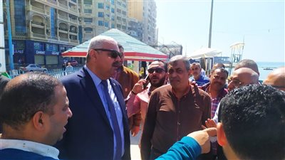 محافظ الإسكندرية يكلف بمتابعة جاهزية الشواطئ لاستقبال المواطنين في الأعياد