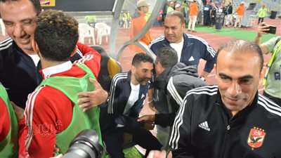 الدوري المصري، تحية خاصة من لاعبي الأهلي لمؤمن زكريا قبل مباراة سموحة (صور)