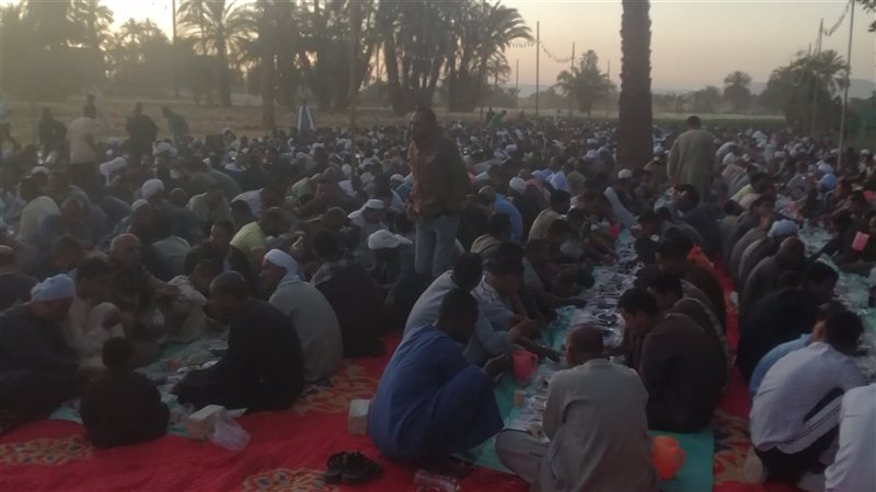 جانب من الإفطار الجماعي