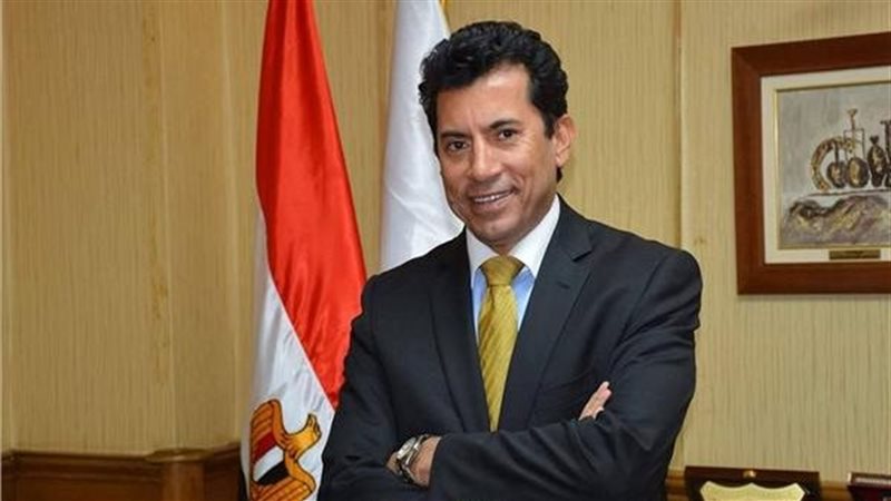 أسرف صبحي وزير الشباب
