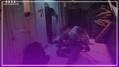 حمدي يحاول الاعتداء على حنان في المركب والأخيرة تطعنه في الحلقة 11 من تحت الوصاية (فيديوجراف)