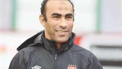 عبد الحفيظ يحذر لاعبي الأهلي بعد واقعة الشناوي أمام سموحة 