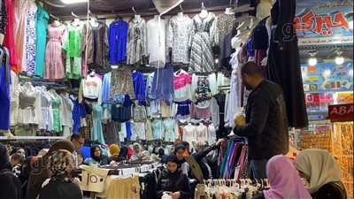 تبدأ من 75 جنيهًا.. أرخص أسعار ملابس العيد في الخصوص (فيديو) 