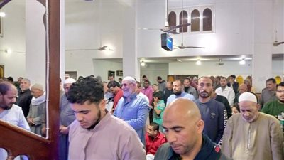 تزاحم كبير للمصلين بمساجد الإسكندرية لصلاة التهجد 