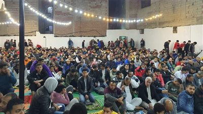 خشوع وبكاء المئات في دعاء ليلة القدر من مسجد المدينة بالإسكندرية (فيديو) 