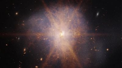 صورة مذهلة من الفضاء، انفجار متوهج نتج عن اصطدام مجرتين