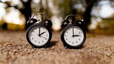 تعرف على موعد تطبيق التوقيت الصيفى وفقا للقانون الجديد