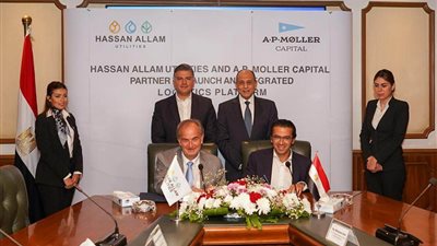 وزير الطيران المدنى يلتقي وفدا من شركتي حسن علام وِA.P. Moller Capital 