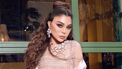 هيفاء وهبي تتصدر الترند بإطلالاتها في برومو 