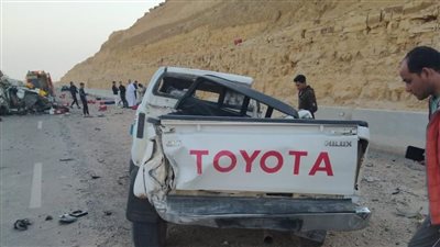 إصابة أب وأطفاله الثلاثة في حادث تصادم بمحور 30 يونيو(صور)  