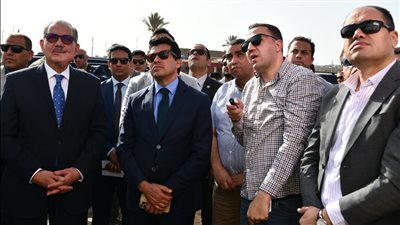 أشرف صبحي يتفقد الأعمال الإنشائية بمركز التنمية الشبابية في كفر الشيخ