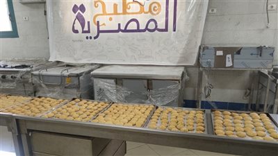 قومي المرأة يدرب السيدات على تصنيع كعك العيد (صور)