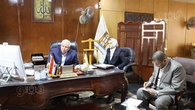 محافظ الوادي الجديد يُشارك في اجتماع مجلس المحافظين