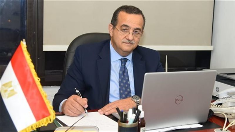 السفير عمرو عباس