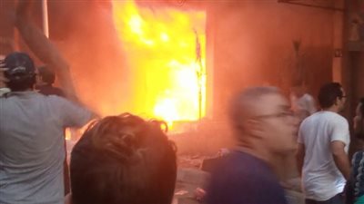 أول صور لحريق عقار صقر قريش