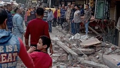 تفاصيل جديدة بانهيار شرفتي عقار بميدان الساعة في الإسكندرية 