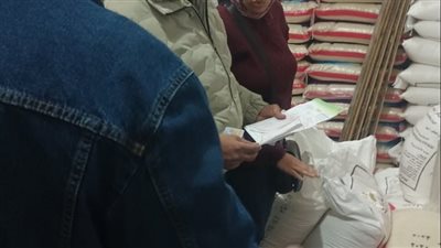 حملات مكثفة على محال بيع الفسيخ بقنا