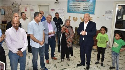 محافظ الأقصر يزور دور رعاية الأيتام لتهنئة الأطفال بعيد الفطر المبارك