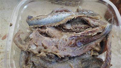 ضبط 2.5 طن فسيخ مجهول المصدر بالسيدة زينب