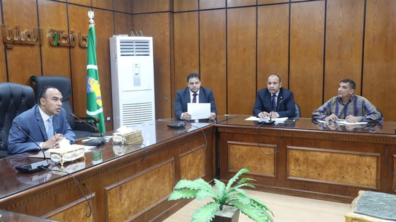 اجتماع نائب محافظ