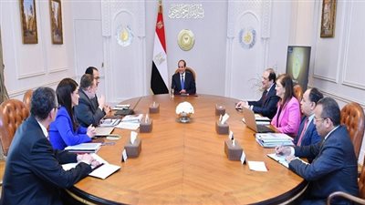 شاهد.. السيسي يتابع مع كبار رجال الدولة الموقف الحالي للاقتصاد العالمي في ضوء التحديات غير المسبوقة