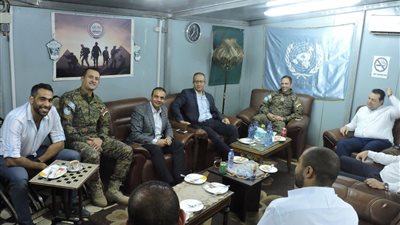 السفير المصري بالكونغو الديمقراطية يشارك في إفطار الكتيبة المصرية التابعة للأمم المتحدة (صور)