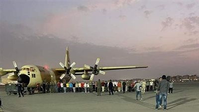 العربية: دفعة جديدة من أتوبيسات الإجلاء تصل إلى الحدود المصرية من السودان