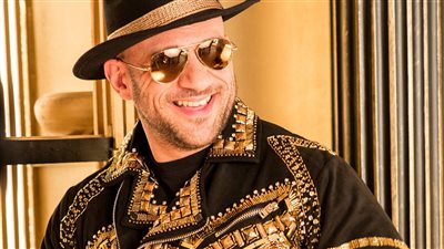 أحمد مكي يشوق جمهوره لحلقة الليلة من الكبير 7: بداية رحلة البحث عن هجرس