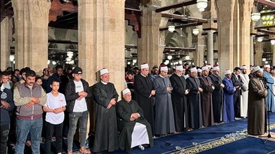 الجامع الأزهر يختم القرآن في ليلة التاسع والعشرين وسط حضور آلاف المصلين (صور)