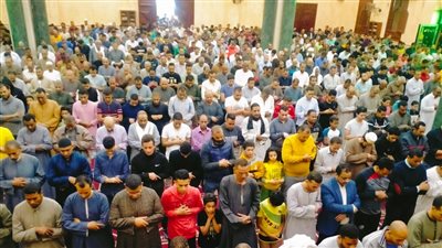 مساجد الأقصر تحيي آخر ليلة وترية في رمضان بالتضرع والبكاء
