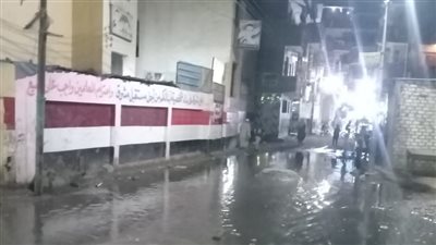 مياه الصرف الصحى تغرق شوارع ميت حبيش فى الغربية قبل عيد الفطر (صور)