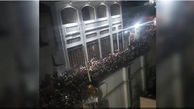 ارتفاع حصيلة ضحايا التدافع في صنعاء إلى 90 قتيلا و300 مصاب والكشف عن سبب الكارثة (فيديو)