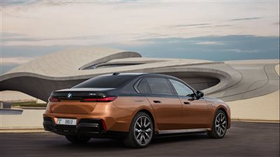 مواصفات محرك بي إم دبليو I7 فئة M70 الجديدة 2024