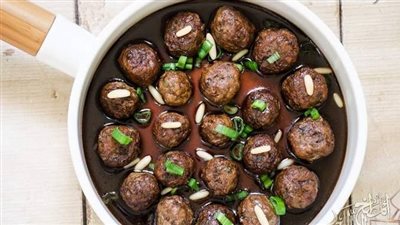 طريقة عمل كرات اللحم بدبس الرمان (فيديو)