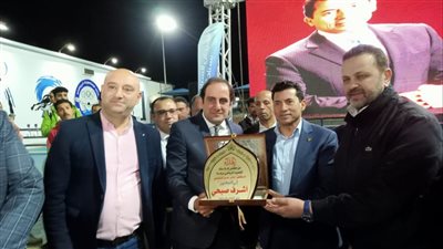 وزير الرياضة يتفقد مركز التنمية الشبابية باستاد المنصورة 