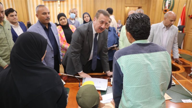 محافظ المنوفية خلال