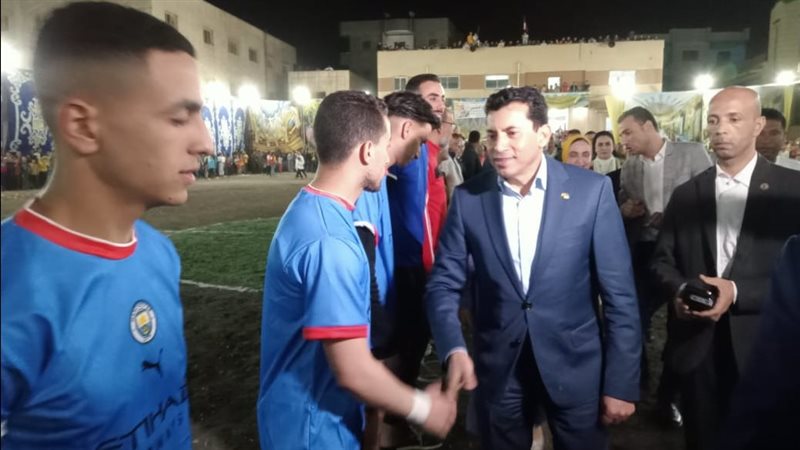 أشرف صبحي يشهد ختام