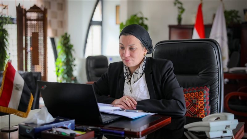 وزيرة البيئة، فيتو