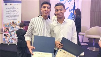 تكريم 4 طلاب في المسابقة الفنية للرسم بالأقصر