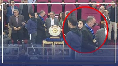 هناء حمزة تتصدر تويتر بعد تجاهل الخطيب لها في مراسم تتويج الأهلي بدوري الطائرة للسيدات (فيديو) 