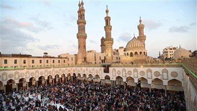 حصاد الجامع الأزهر في شهر رمضان: 142 ألف وجبة لإفطار الطلاب الوافدين وأكثر من 200 مقرأة و100 درس 