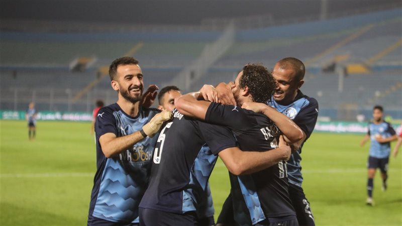 بيراميدز، فيتو