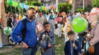 أبرز لقطات الاحتفال بعيد الفطر في المحافظات.. ملاهي وزيارة القبور وسيلفي 