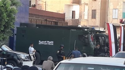 شرطة الإسماعيلية تؤمن المصلين خلال أدائهم صلاة عيد الفطر