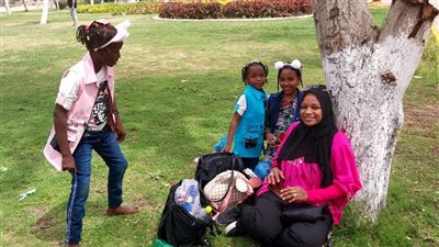 أهالي النوبة يتصدرون المشهد في احتفالات أول أيام العيد بحديقة الطفل (صور)